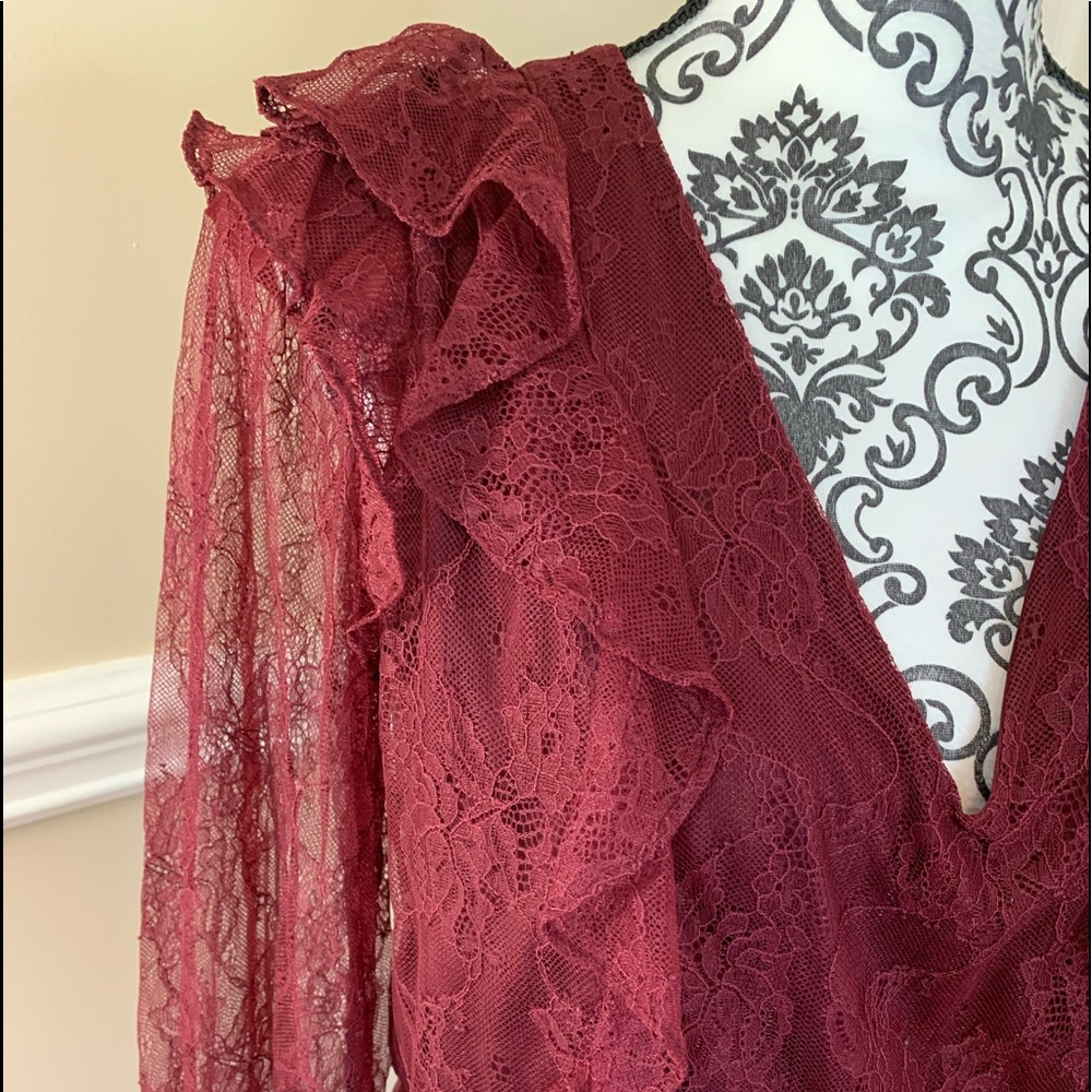Express, woman’s, Lace Ruffle Front V-Neck Top, size Lg. - Picture 5 of 11